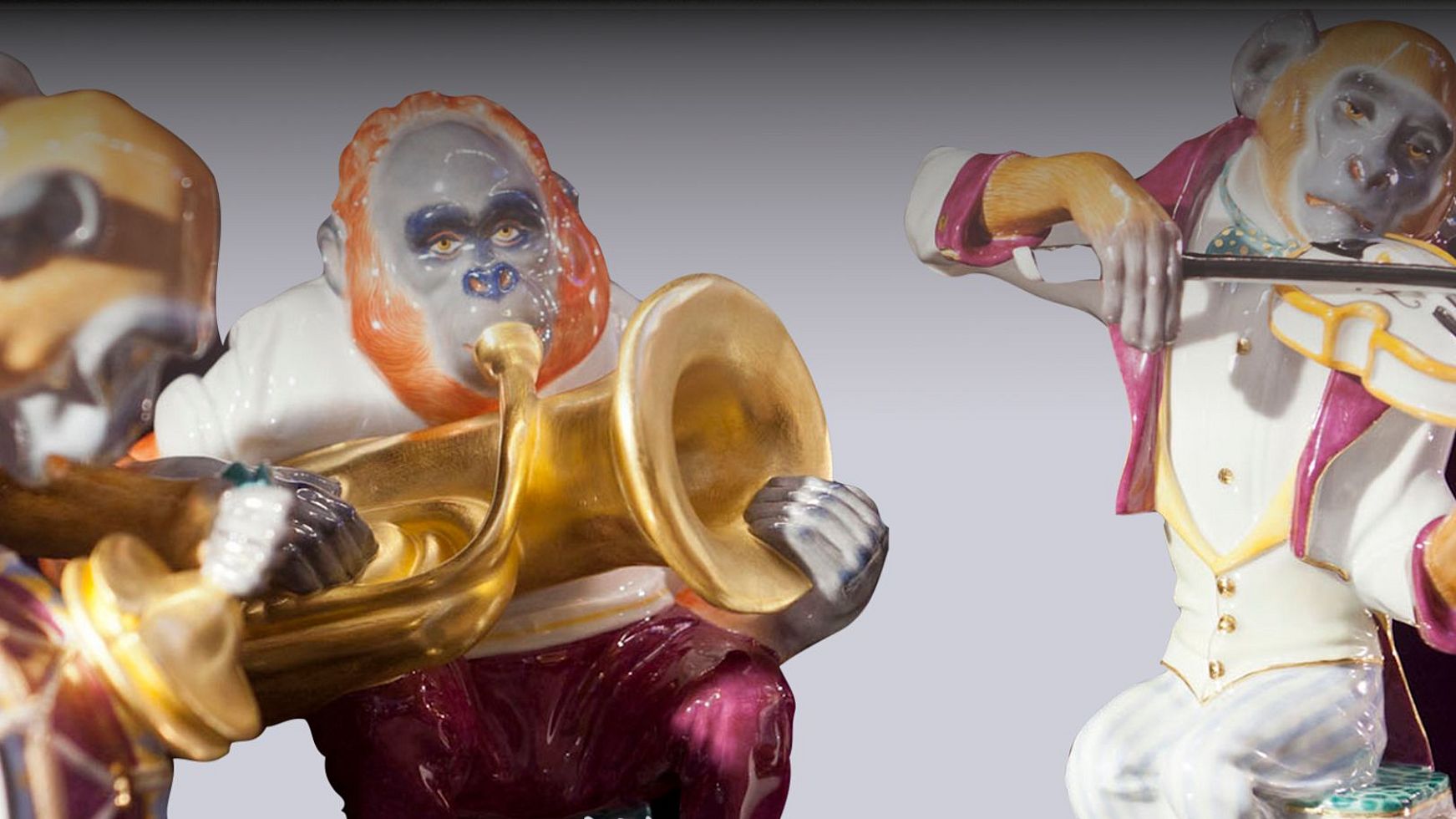 "Affenmusiker Orang-Utan mit Tuba" aus der "Affenkapelle" von Johann Joachim Kaendler