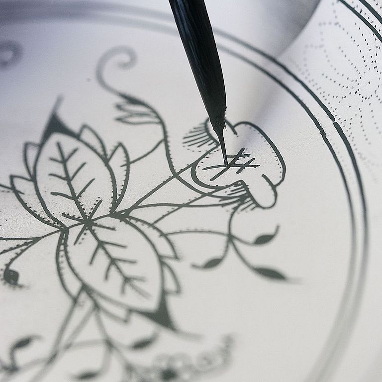 Underglaze painting, Onion Pattern